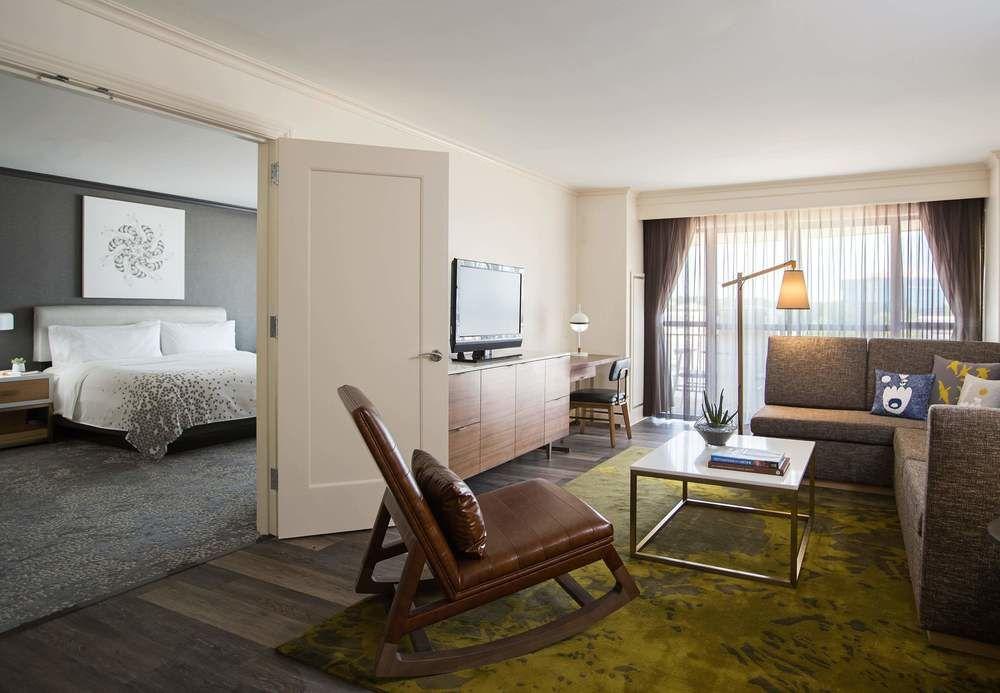 Renaissance Raleigh North Hills Hotel מראה חיצוני תמונה