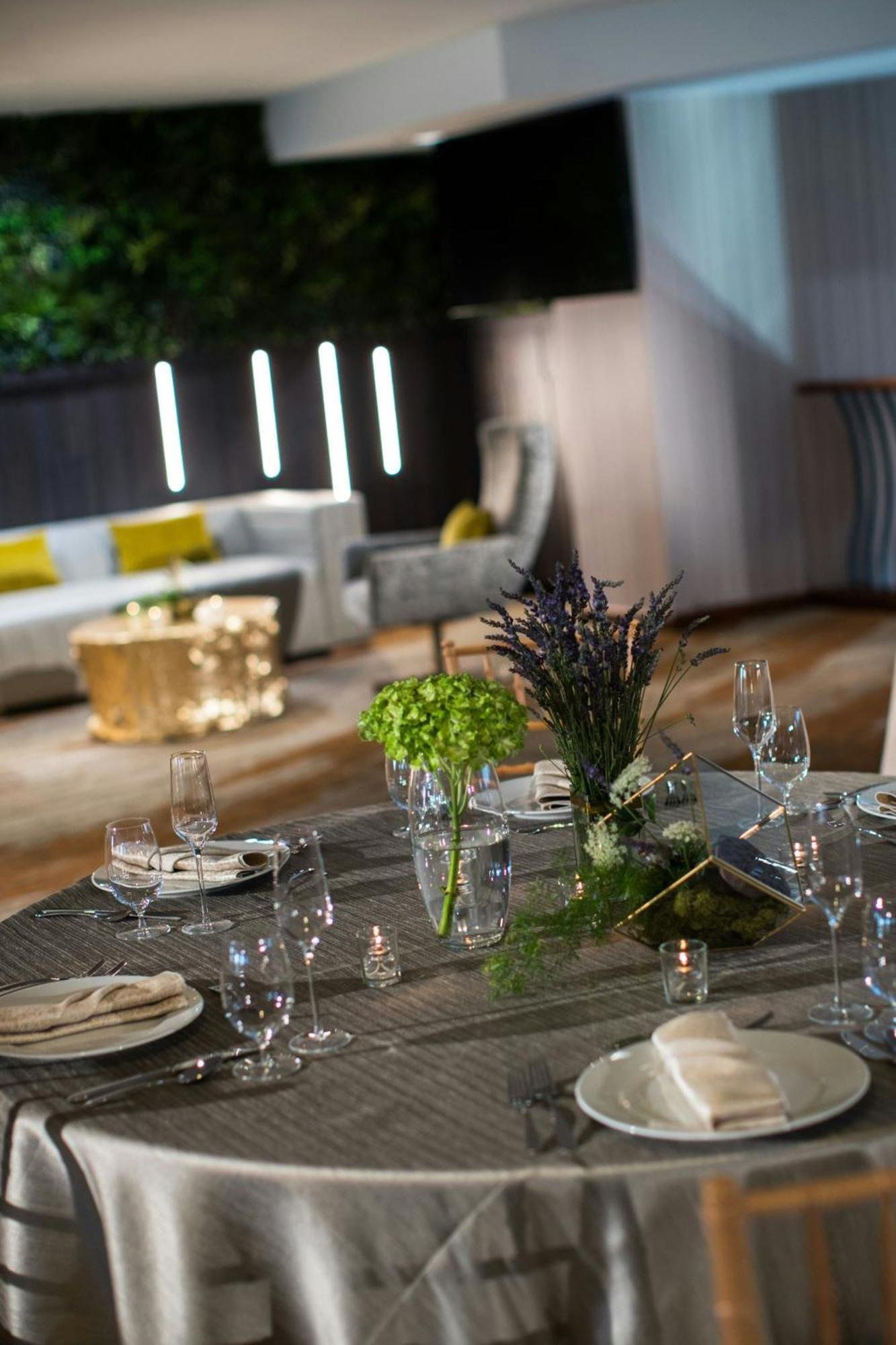Renaissance Raleigh North Hills Hotel מראה חיצוני תמונה