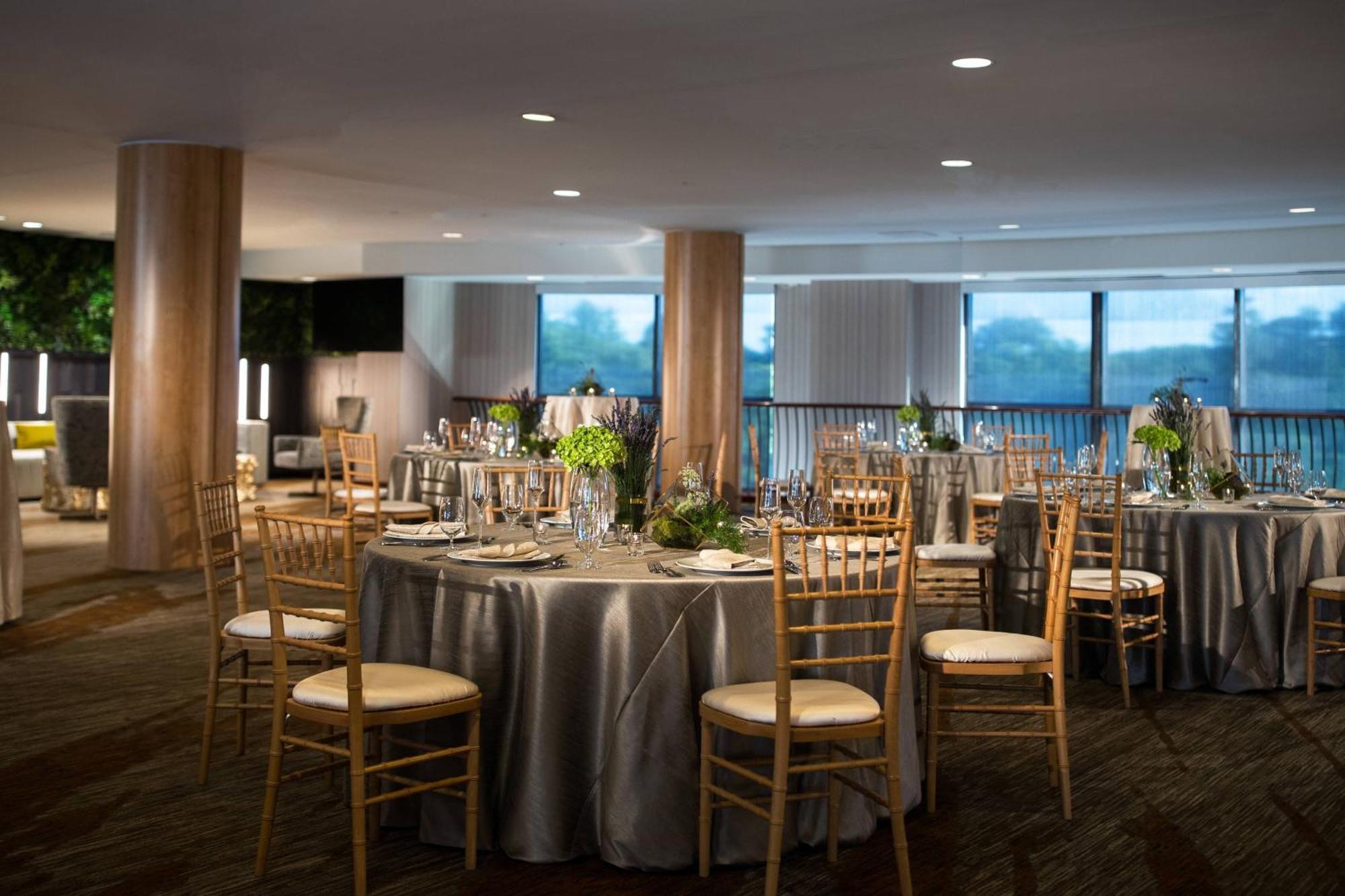 Renaissance Raleigh North Hills Hotel מראה חיצוני תמונה